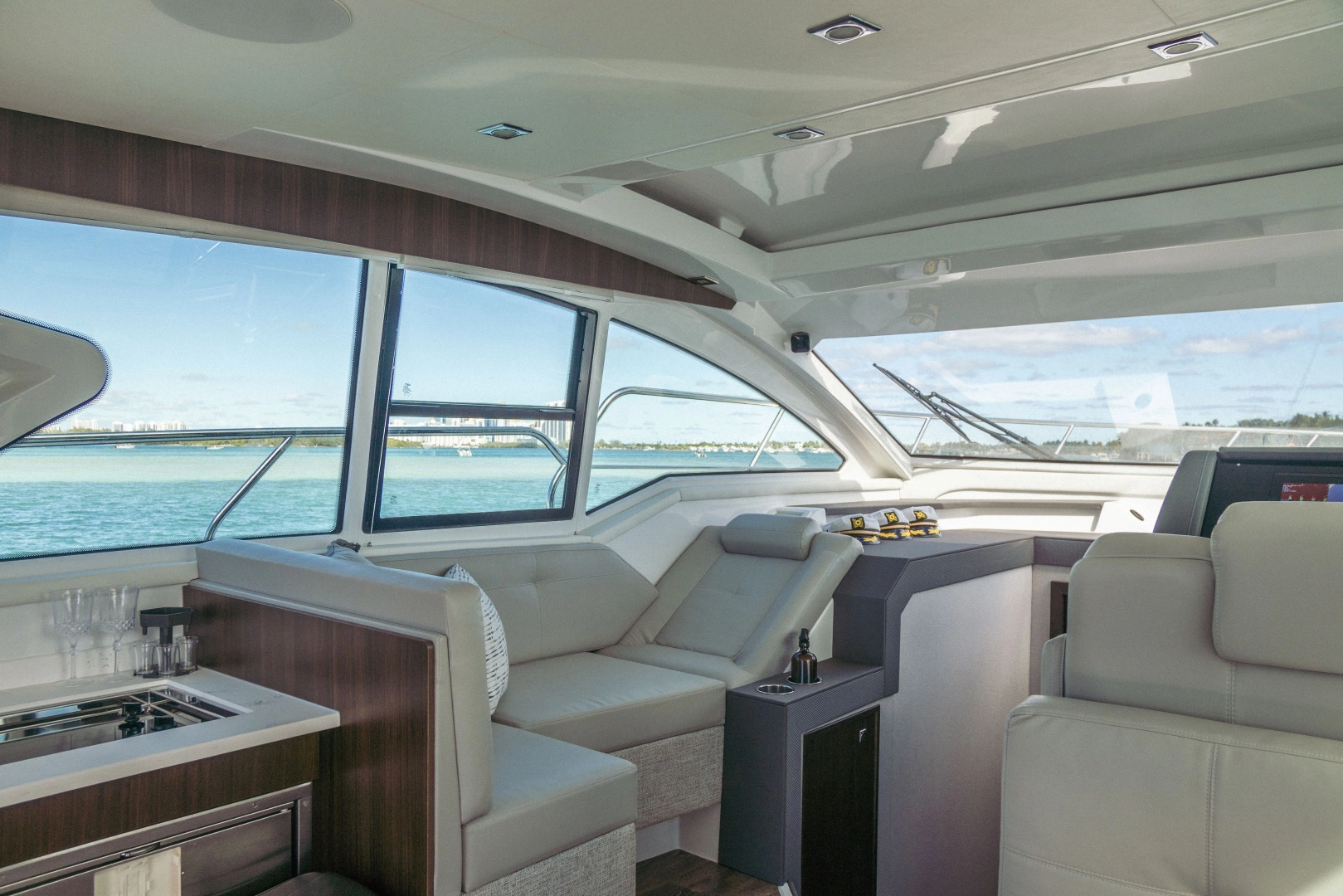 Cruisers Yachts 42 Cantius Yacht For Sale