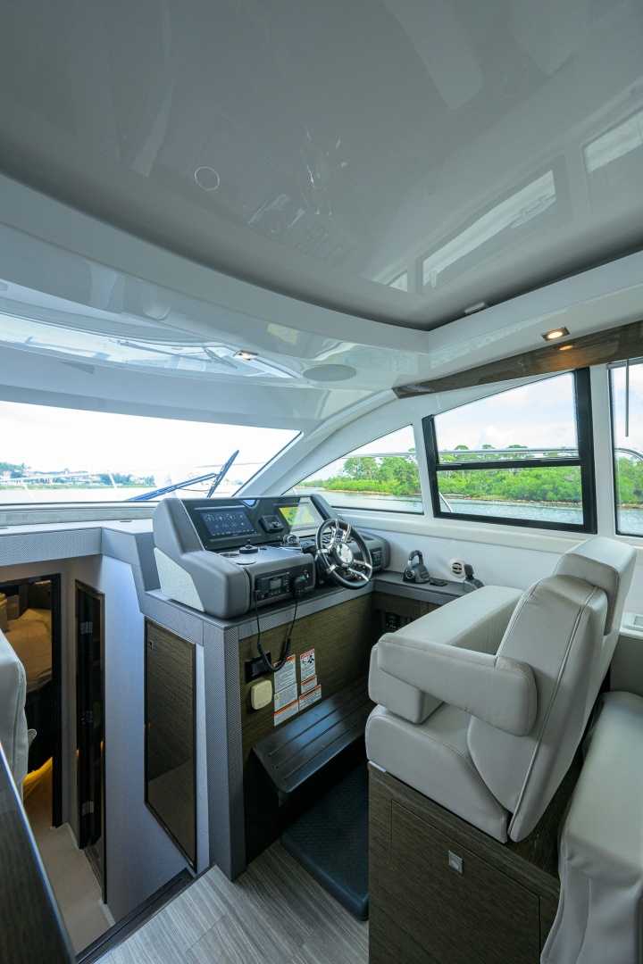 4th Quarter 46ft Cruisers Yacht For Sale
