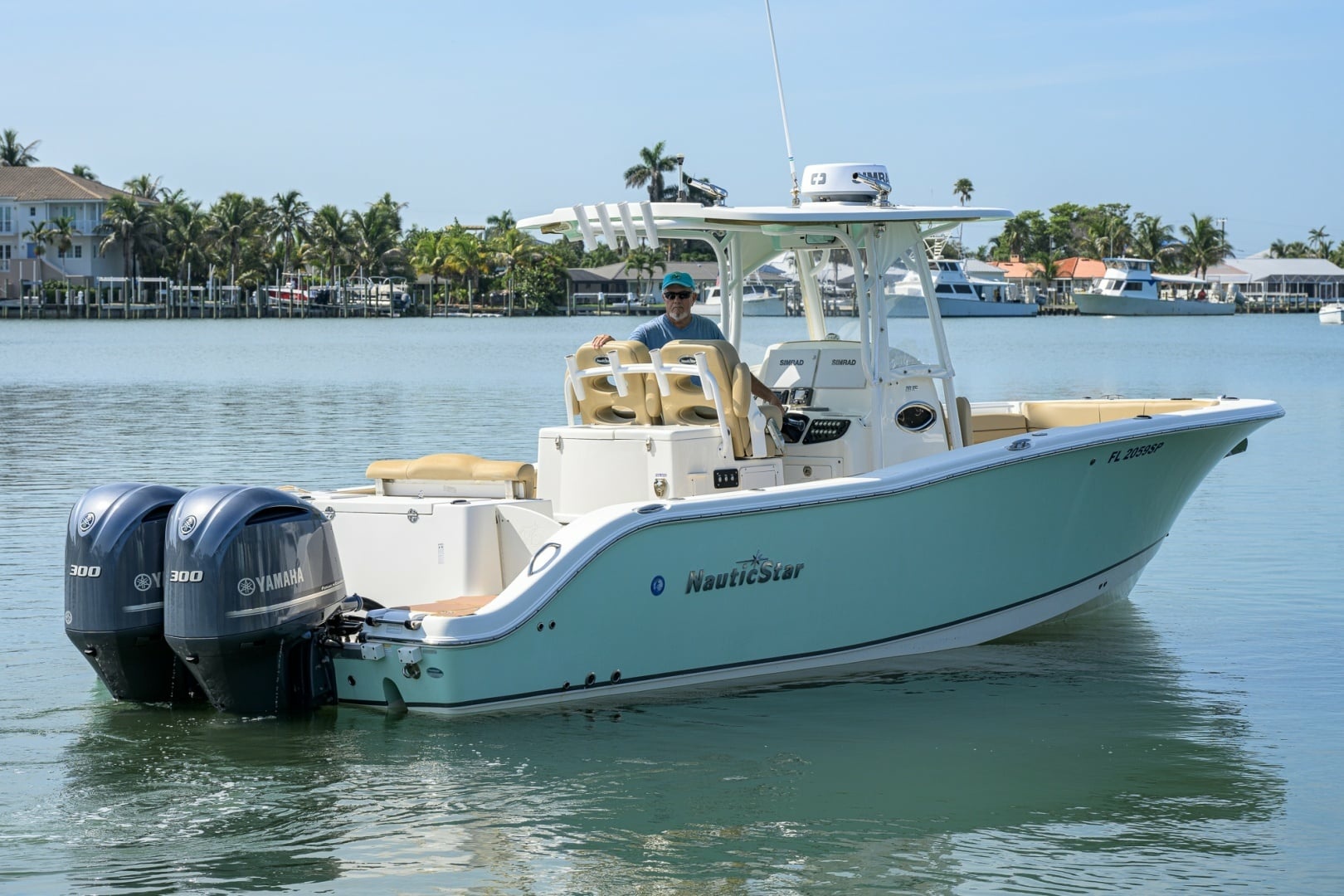 28ft NauticStar Yacht For Sale