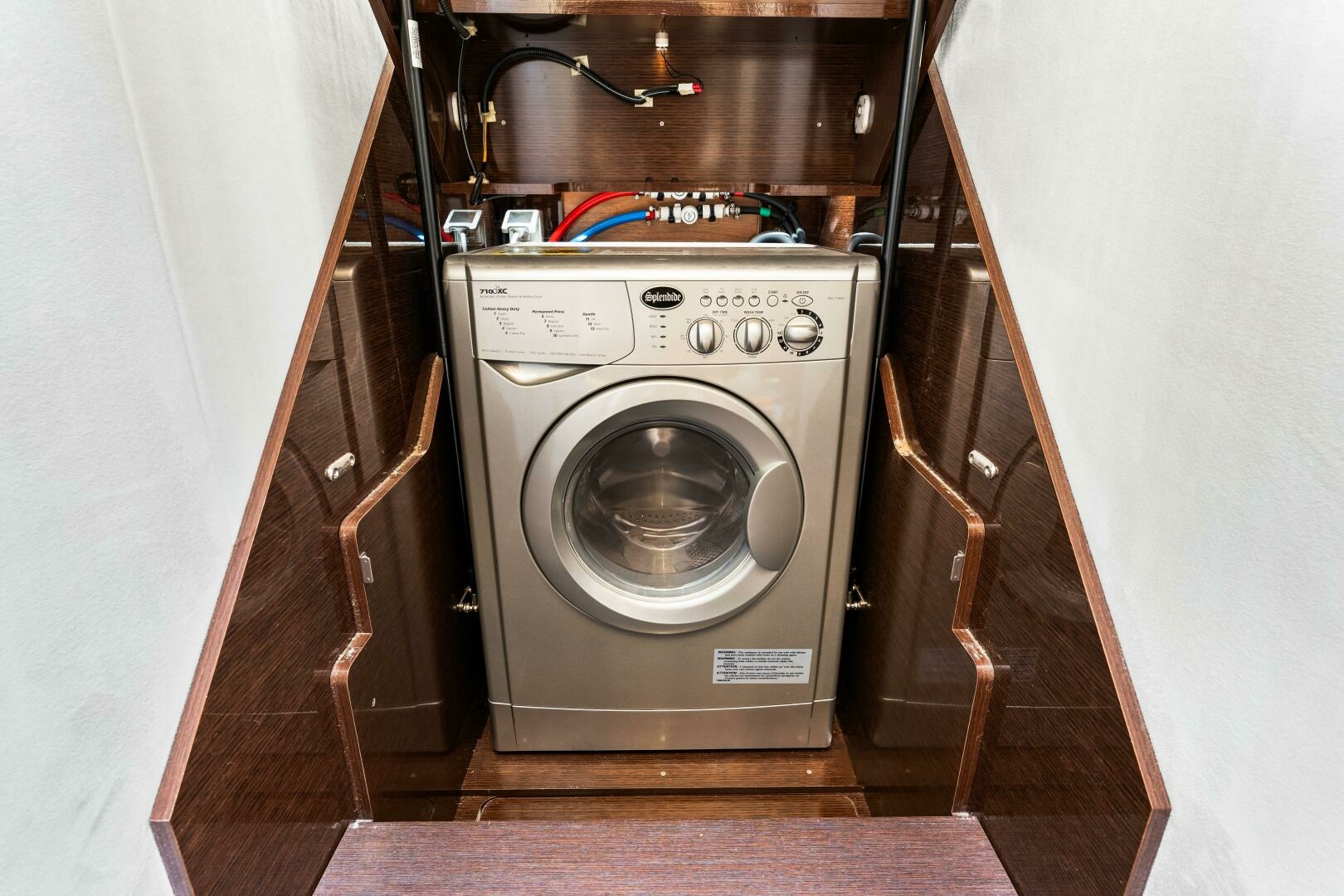 2019 Prestige 630 Flybridge - Washer