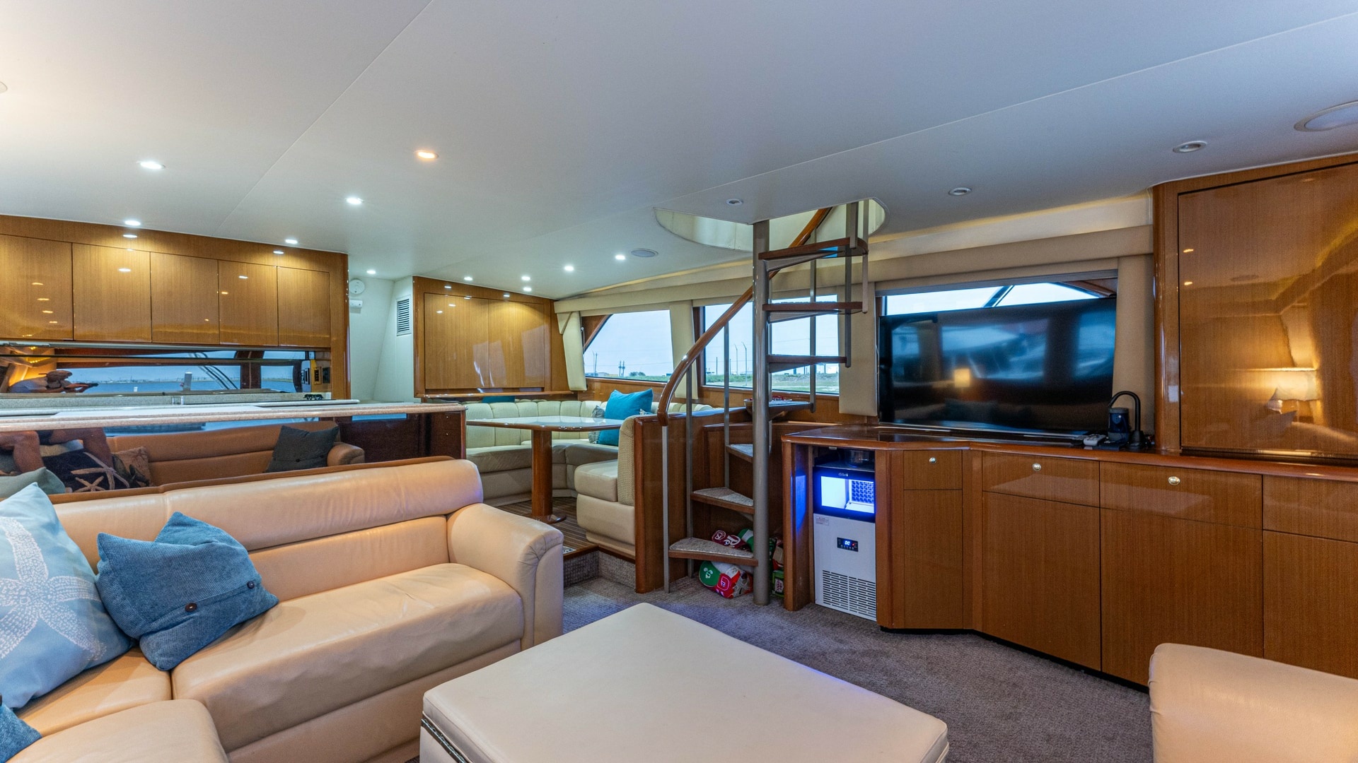 Viking 65 Enclosed Bridge — Donna Maria - Photo 6