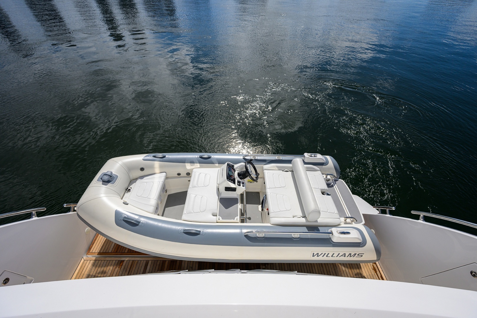 DT78 78ft Azimut Yacht For Sale
