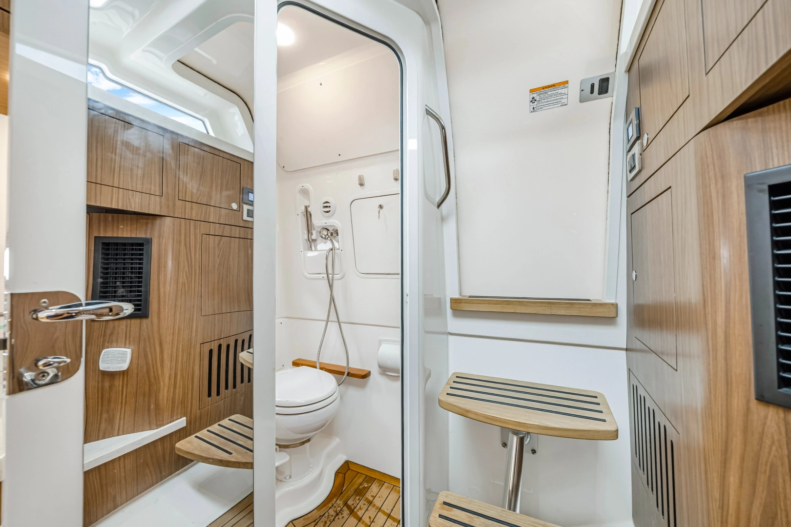 Boston Whaler 380 Outrage Yacht For Sale