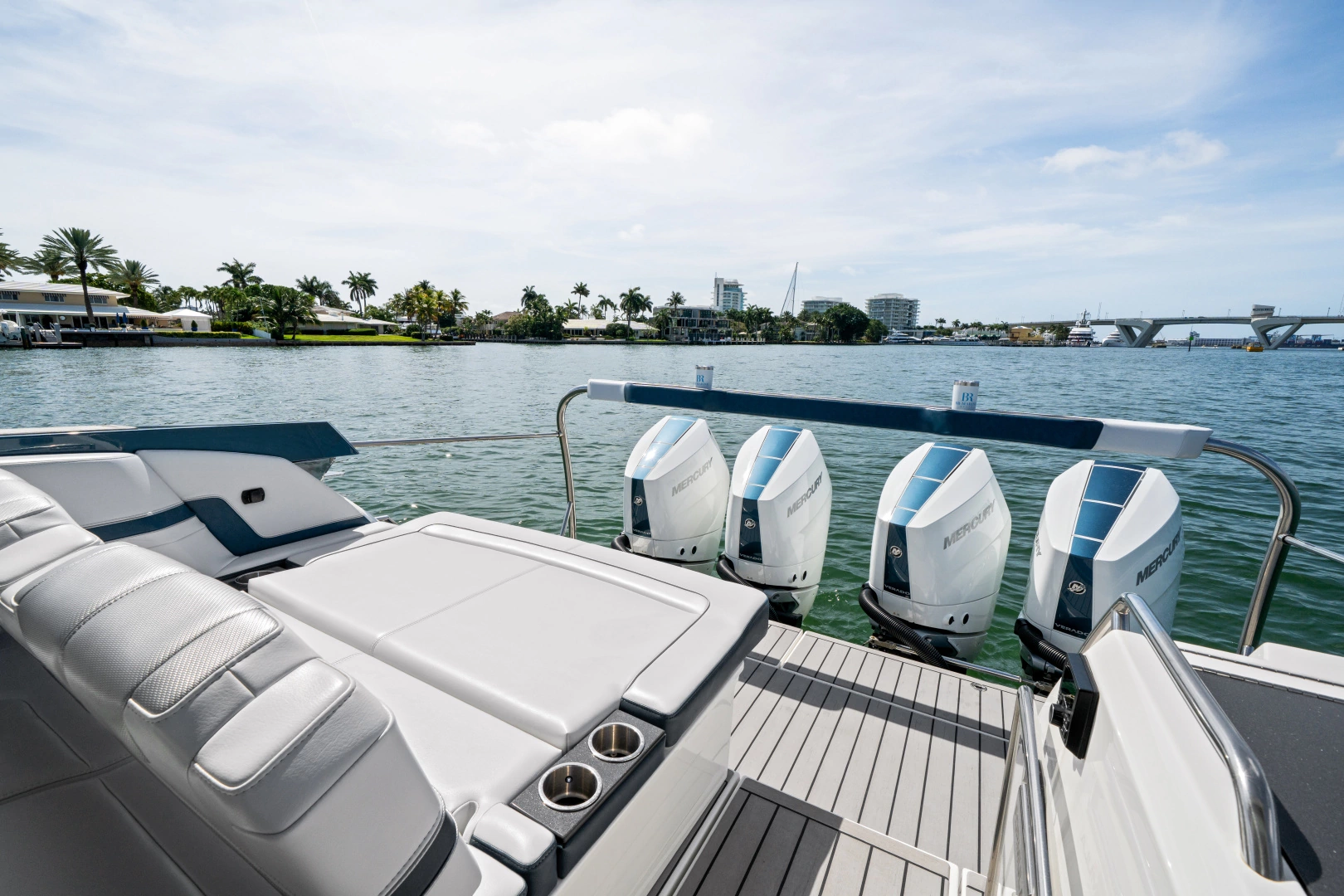 Formula 400 Super Sport Crossover Yacht For Sale