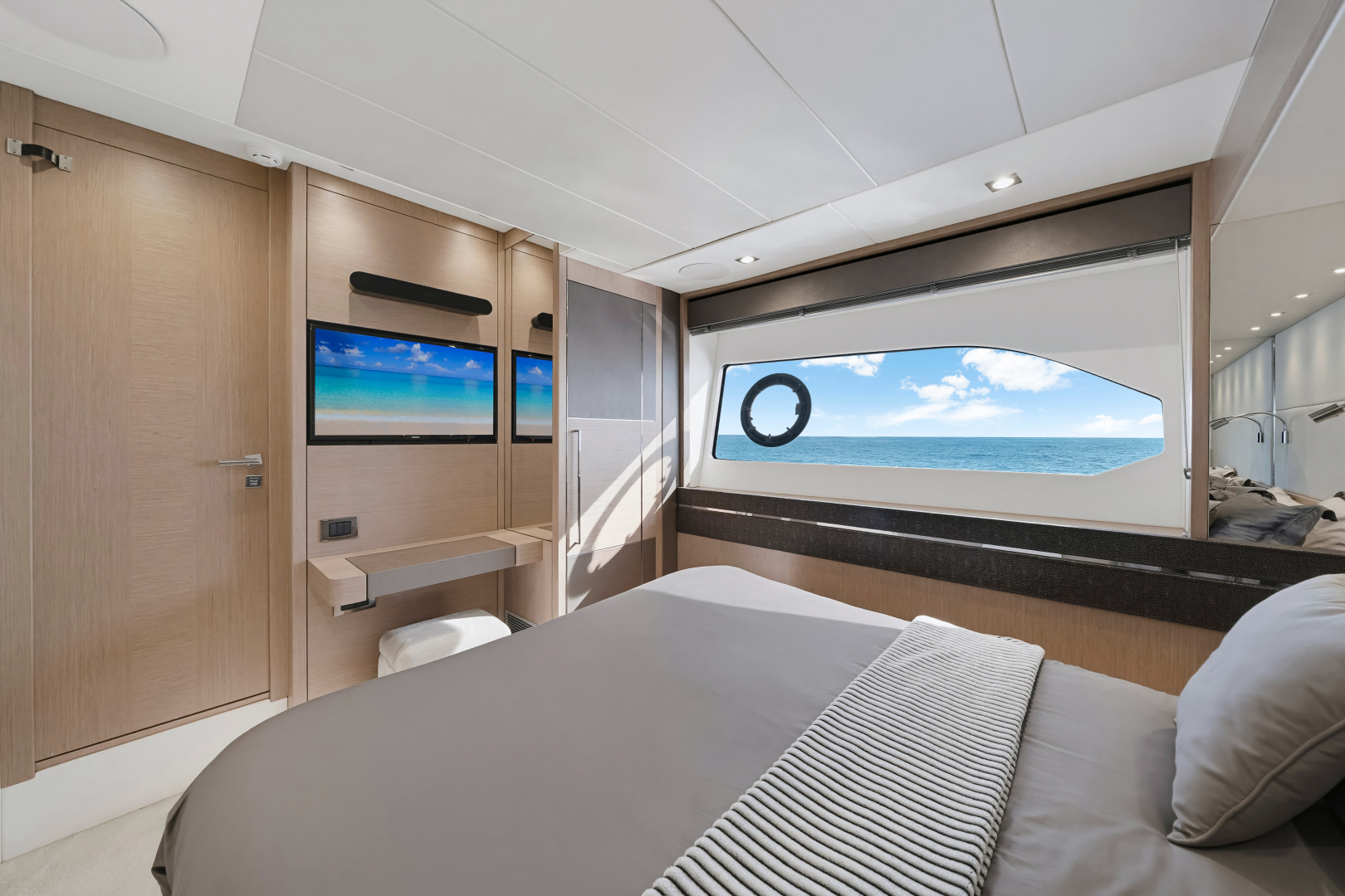 2020 Sunseeker 76 Yacht