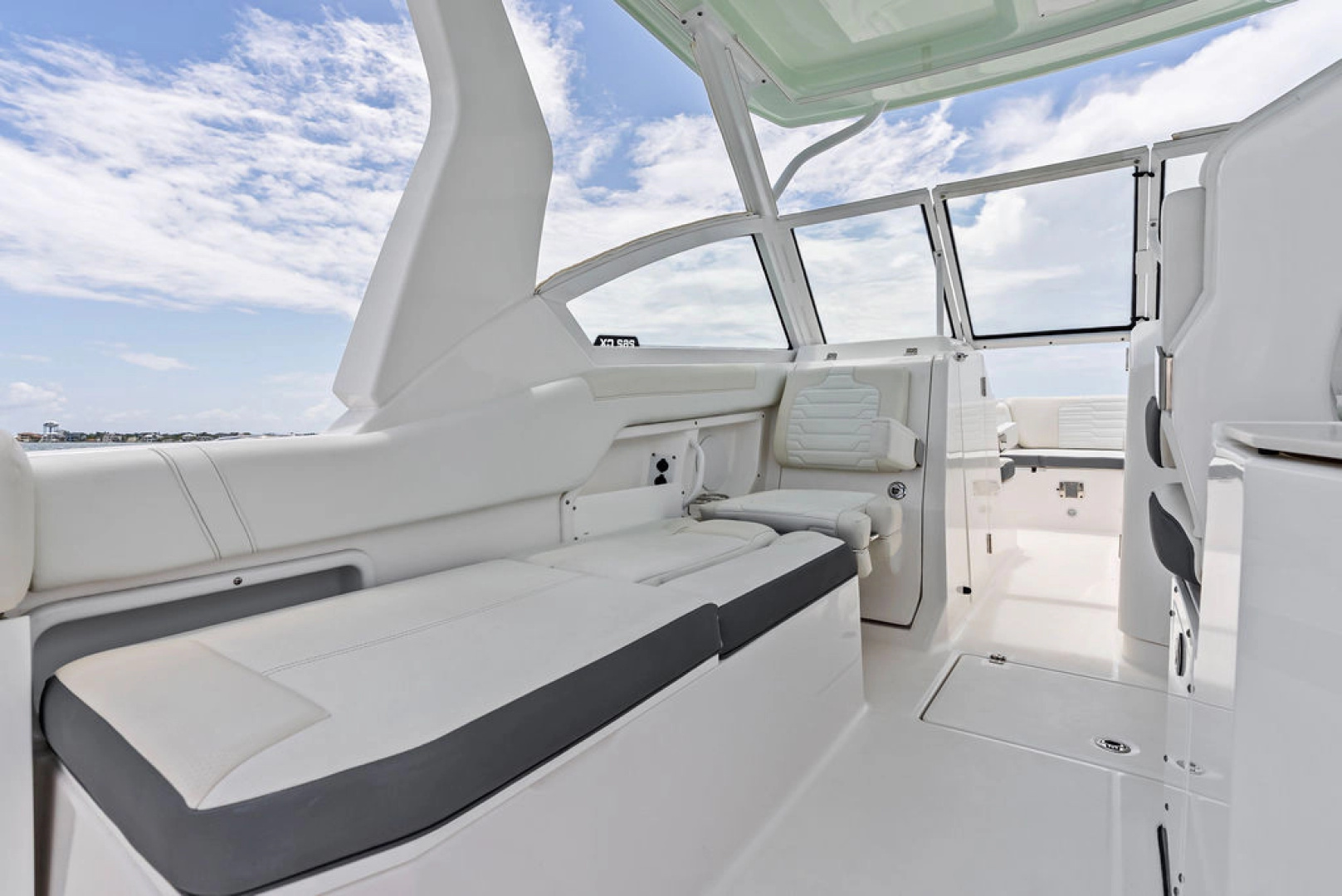 26ft Edgewater Yacht For Sale