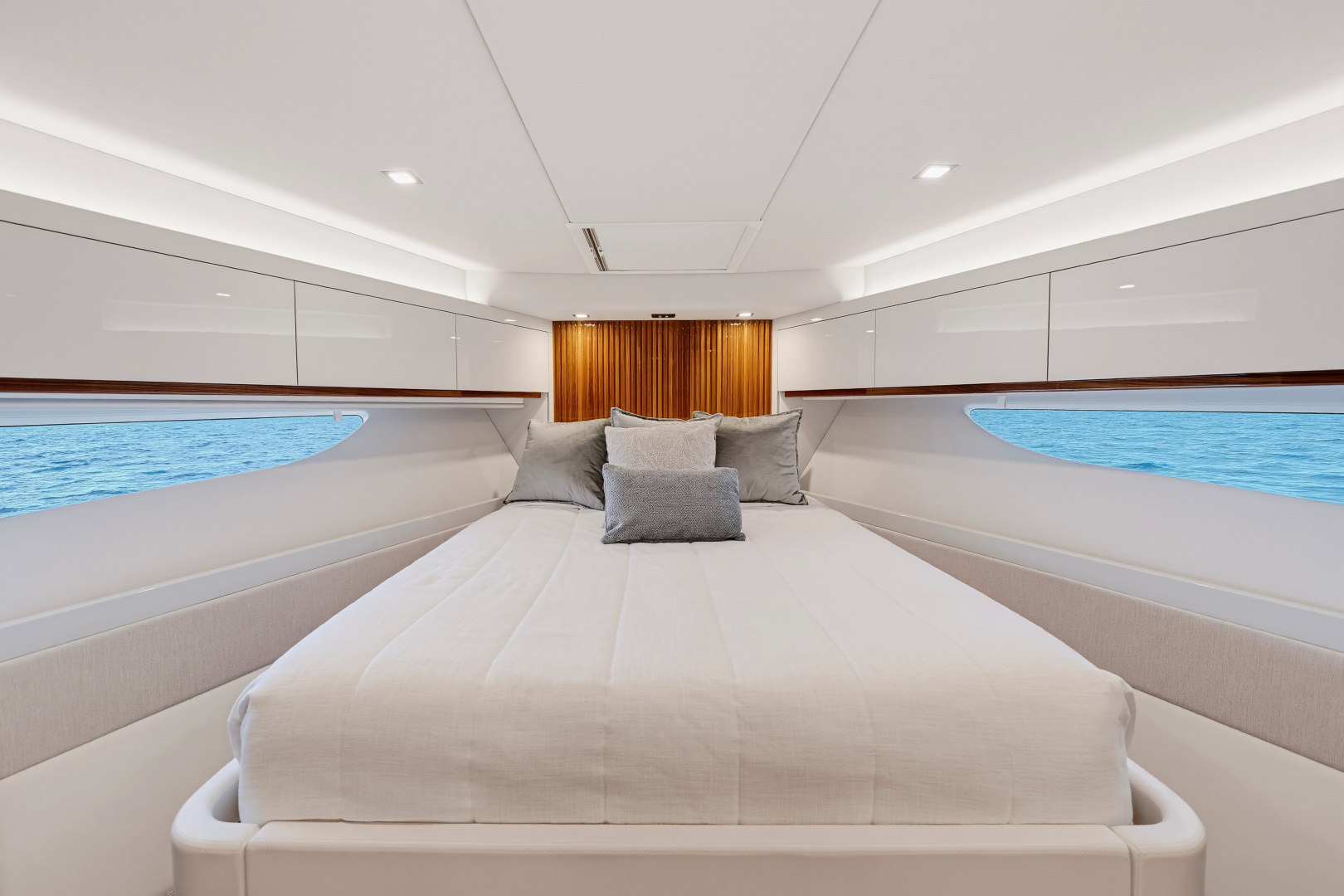 ZERO GRAVITY 72ft Riviera Yacht For Sale ZERO GRAVITY 72ft Riviera Yacht For Sale