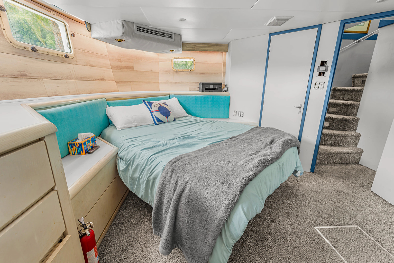 CLOUD 9 54ft Hatteras Yacht For Sale