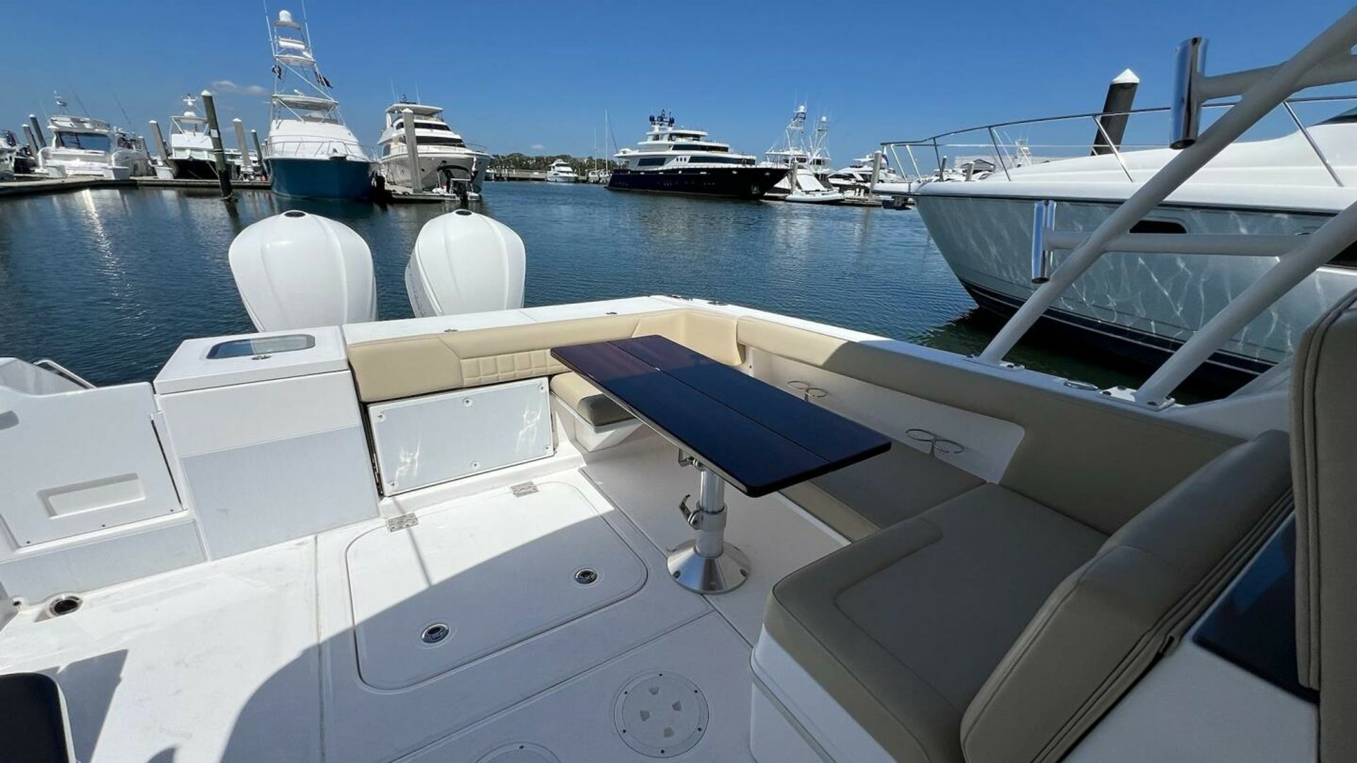 Solamore 34ft Everglades Yacht For Sale