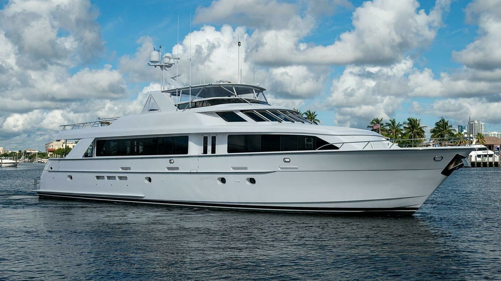Magnum Ride 100ft Hatteras Yacht For Sale