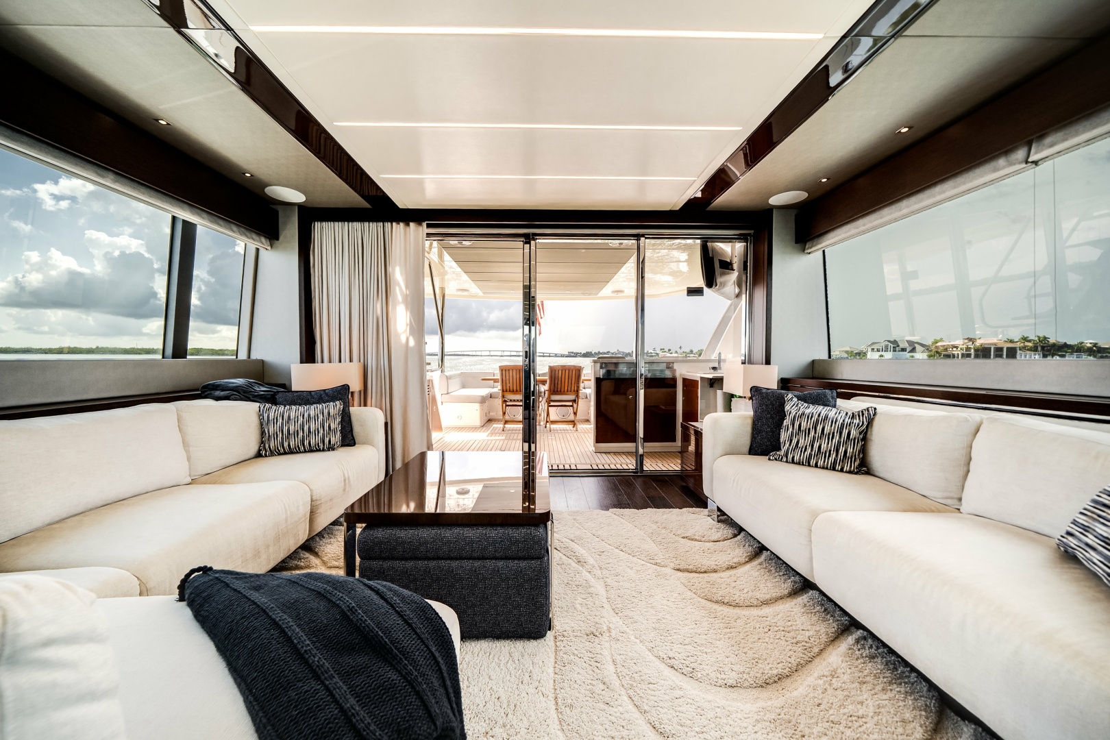 2019 Sunseeker 76 Flybridge
