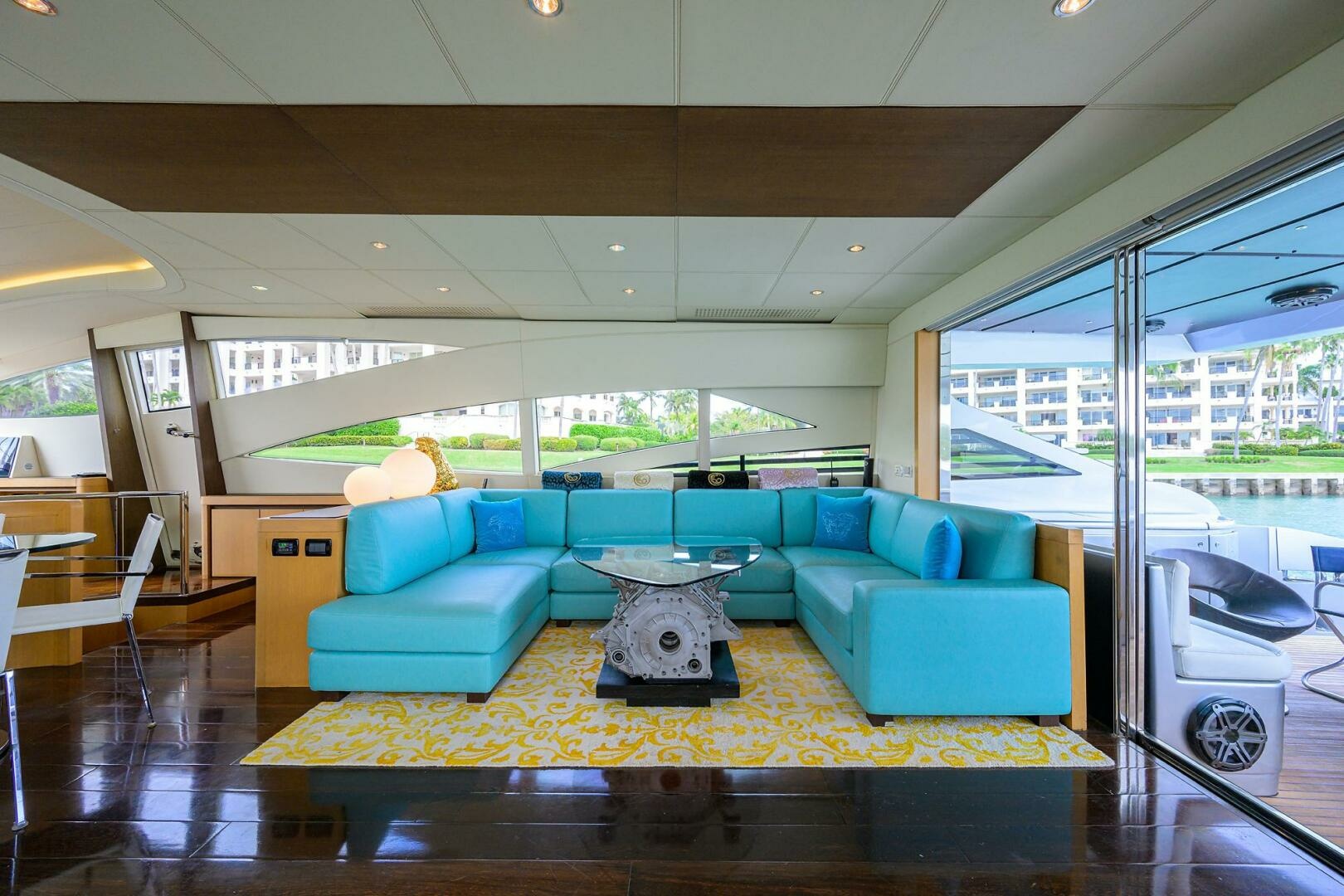 Miura 90ft Pershing Yacht For Sale