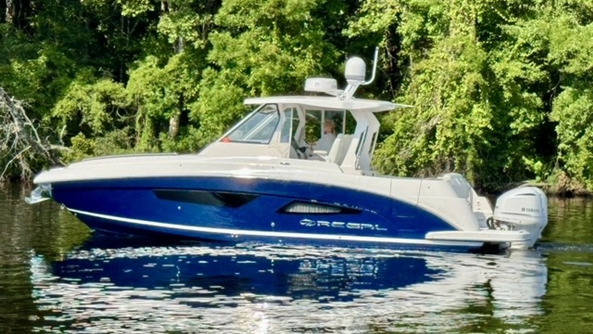 Regal 33 SAV Yacht For Sale