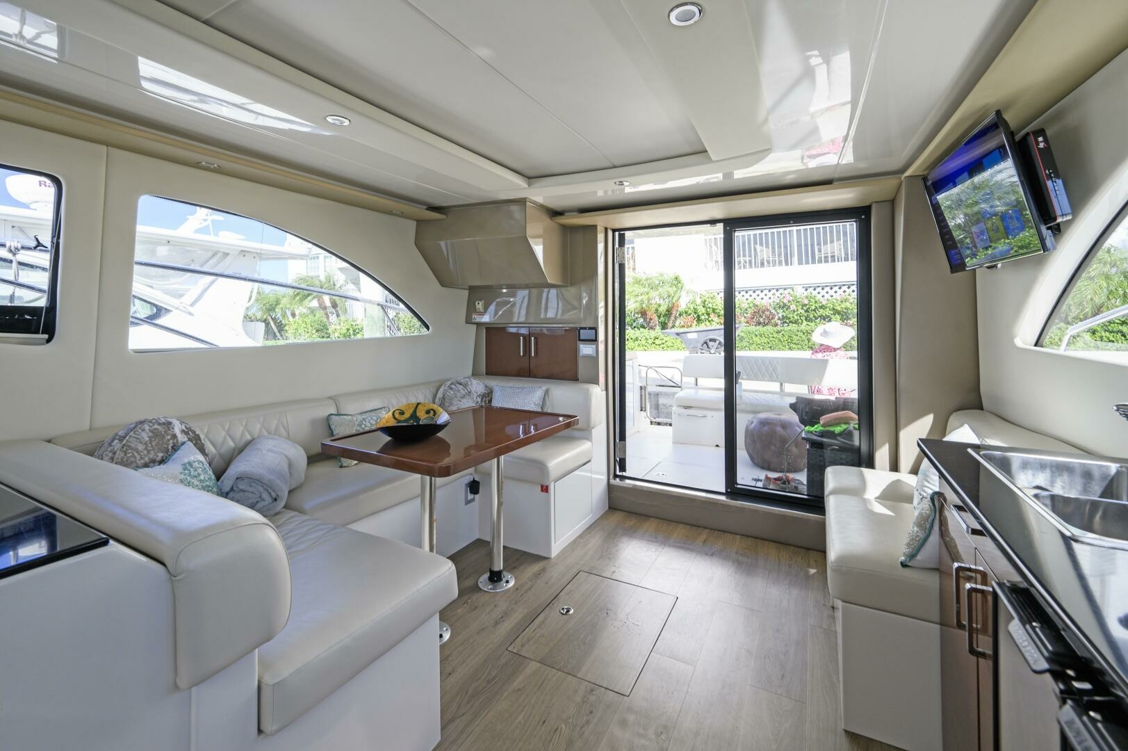 SEAS THE DAY 40ft Carver Yacht For Sale