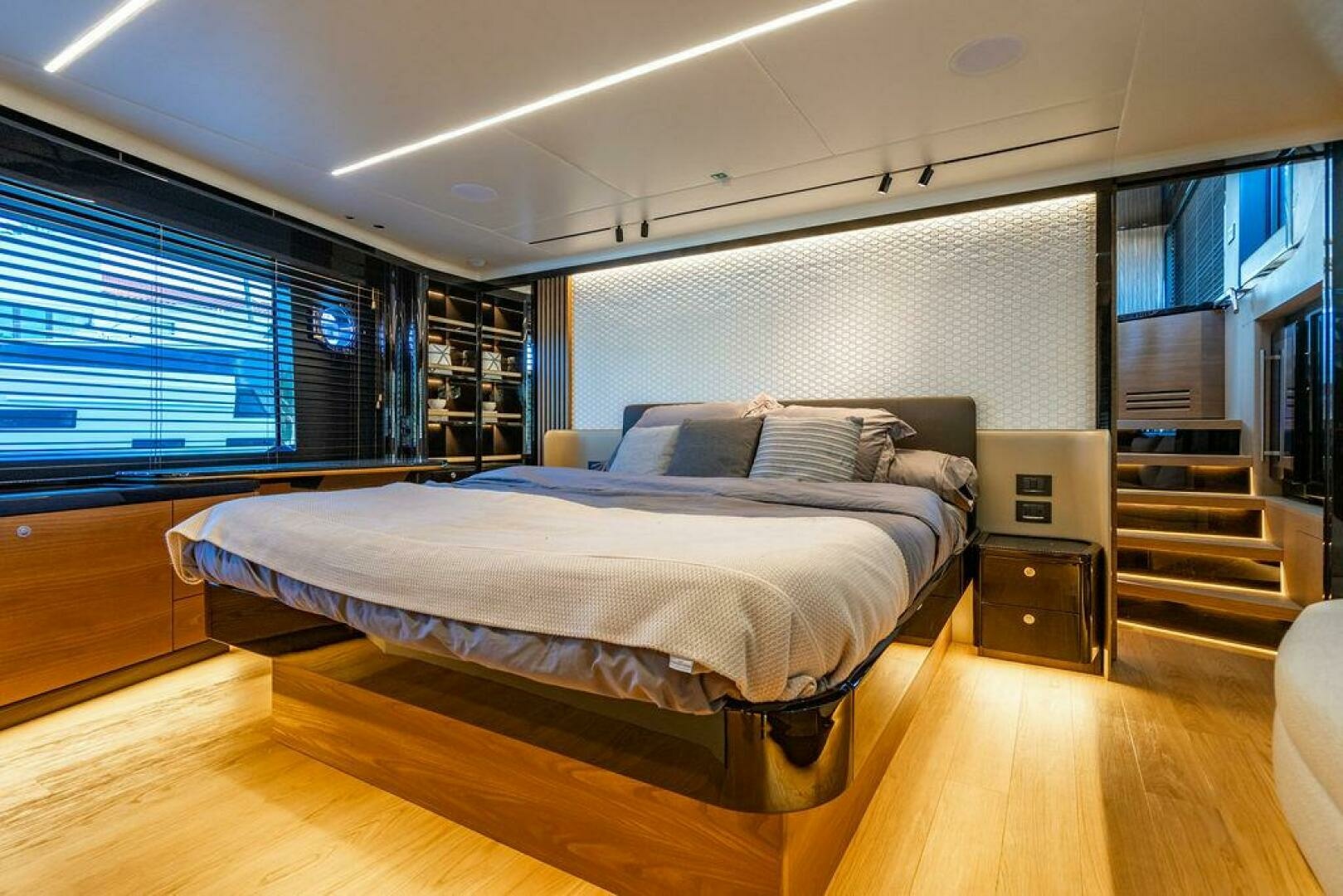KINGSHIP 64ft Absolute Yacht For Sale