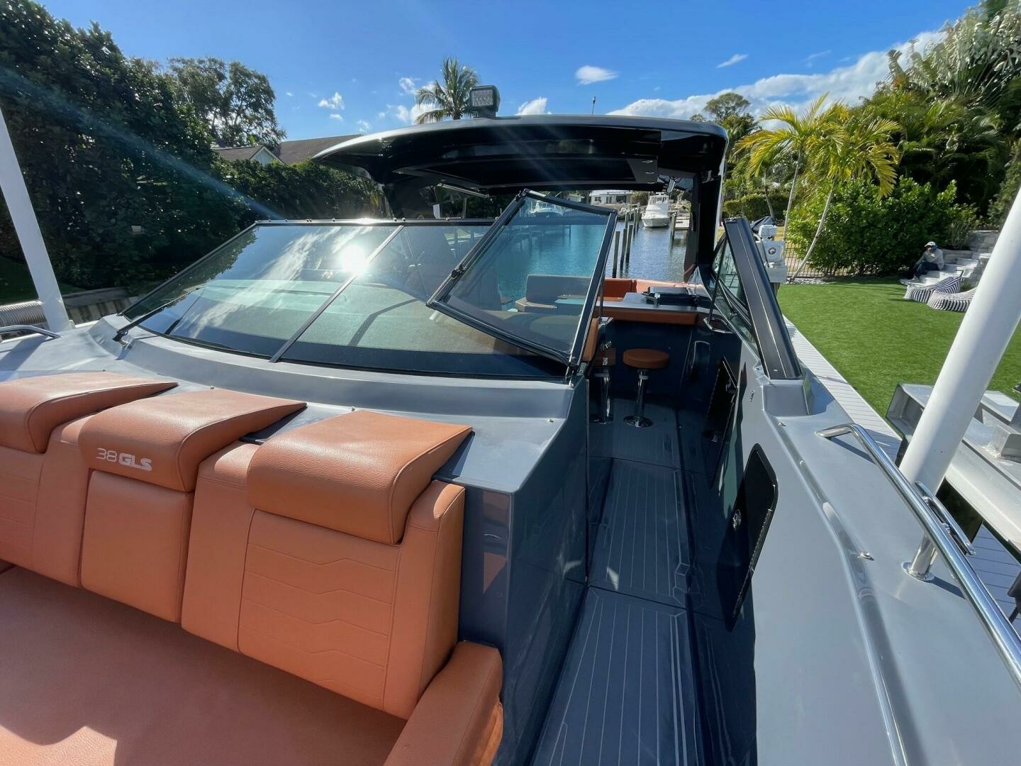 38ft Cruisers Yachts Yacht For Sale