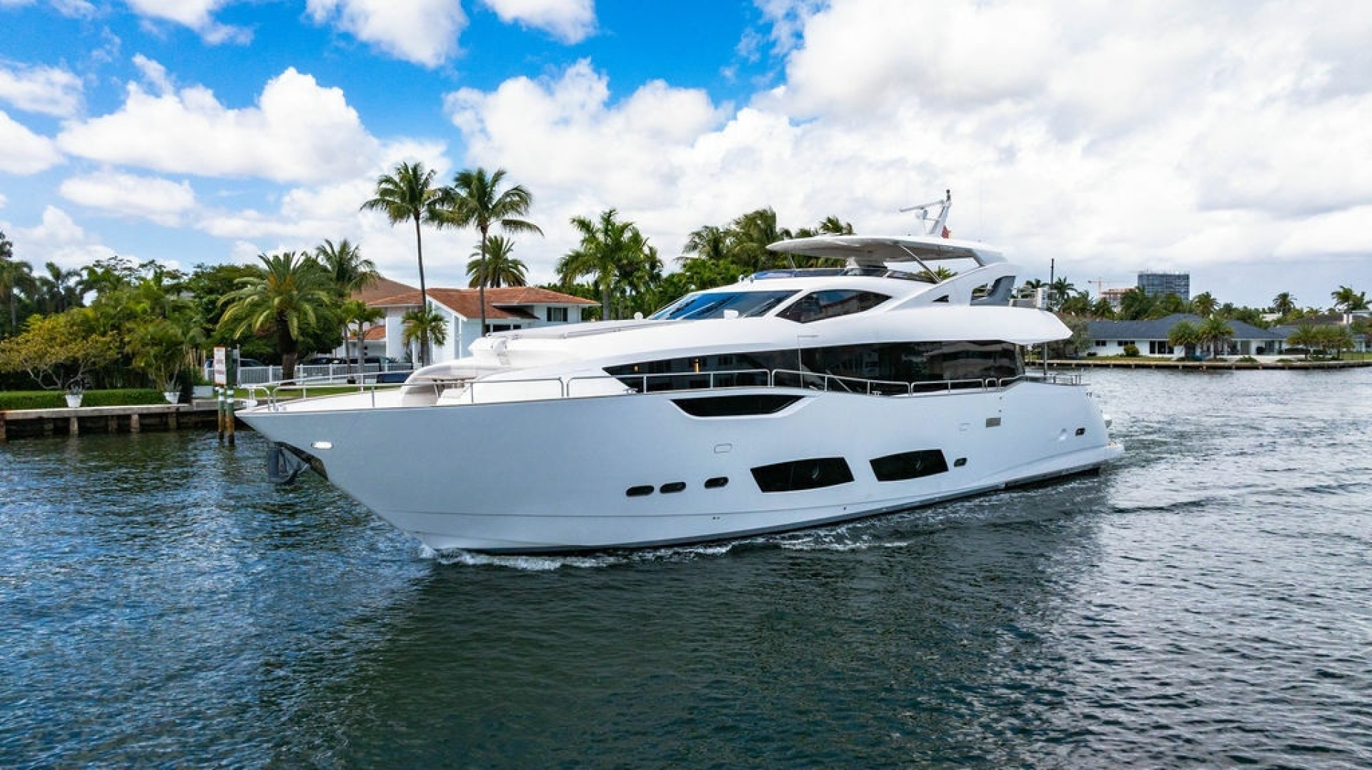 2019 Sunseeker 95 Motor Yacht