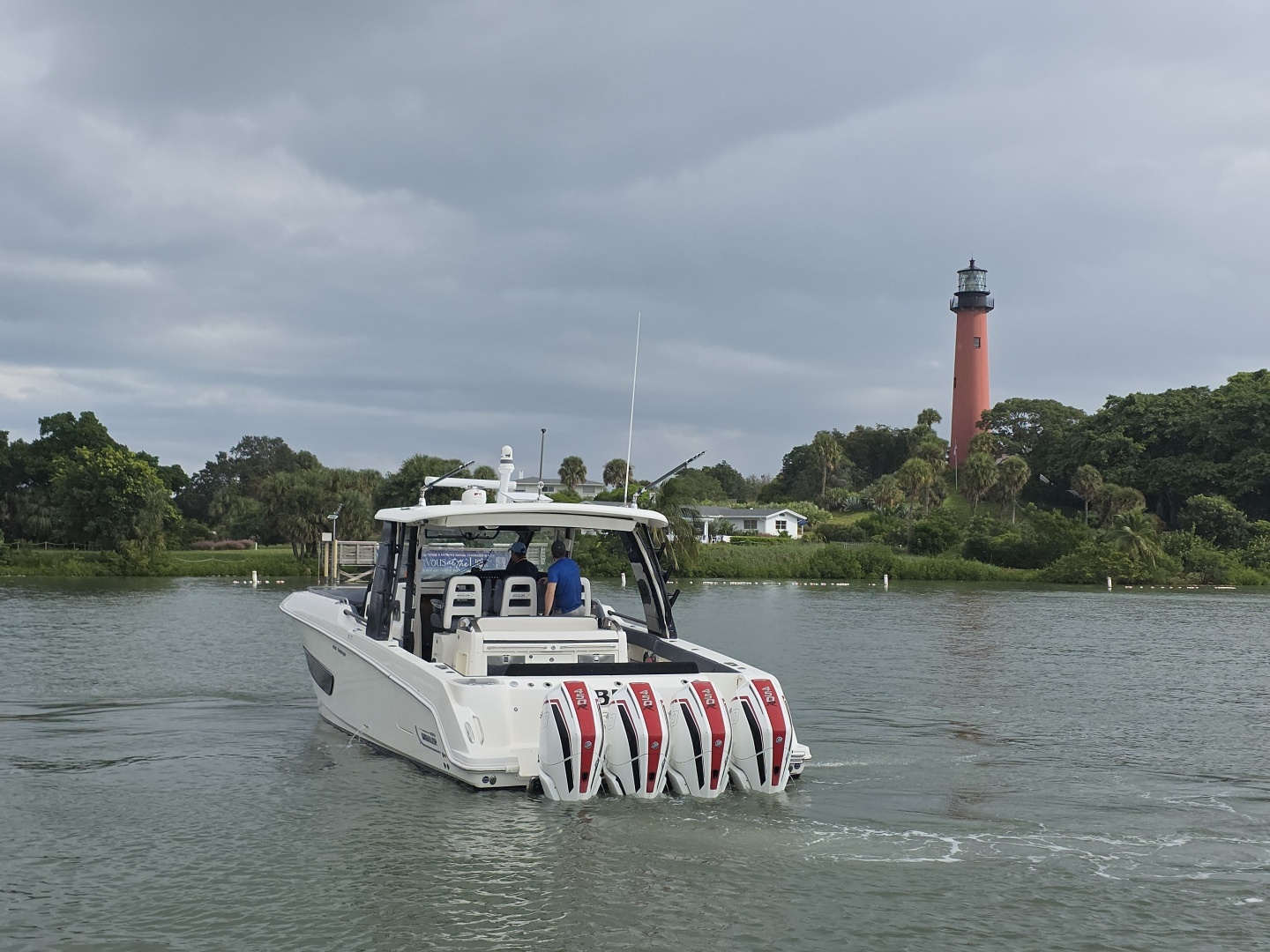 BFT 42ft Boston Whaler Yacht For Sale