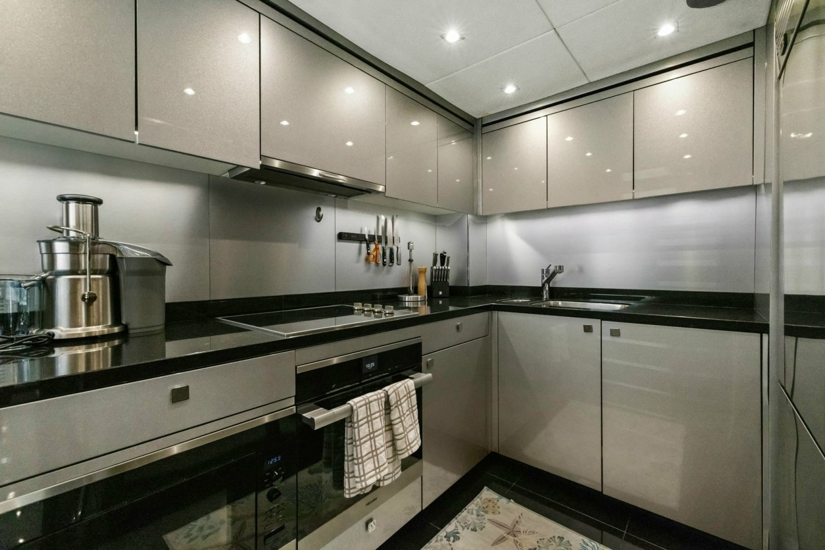 JUST ONE MORE 95ft Sunseeker Yacht For Sale