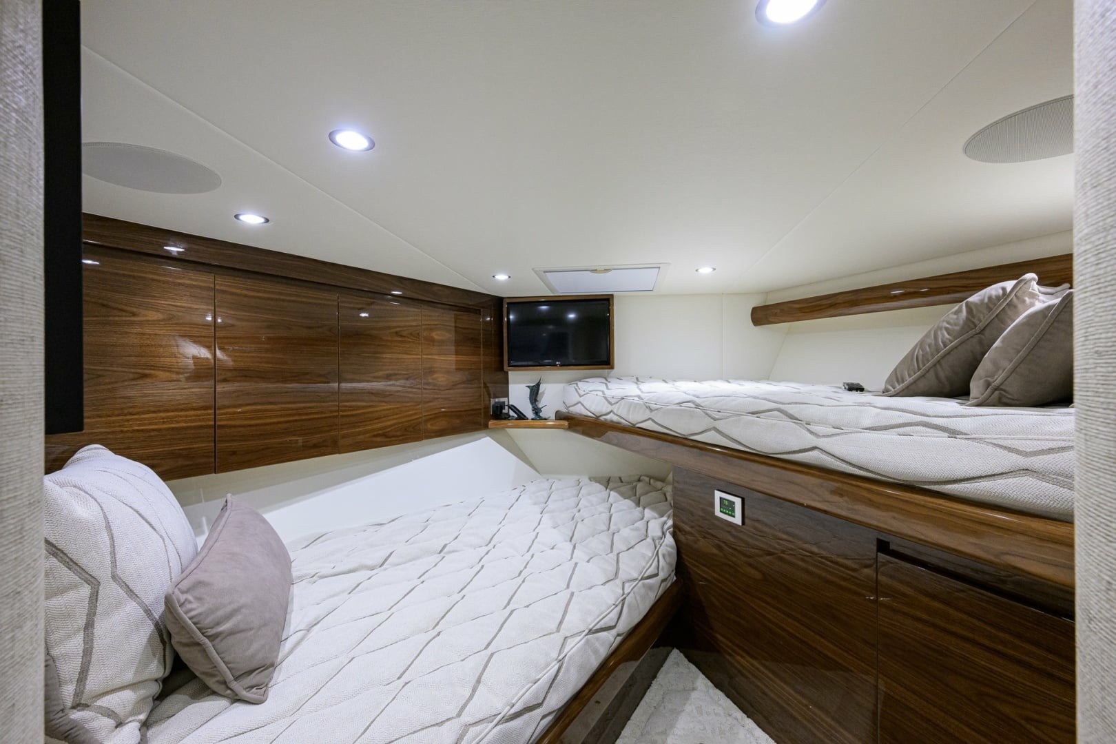 Viking 54 - Dog House - Guest Stateroom