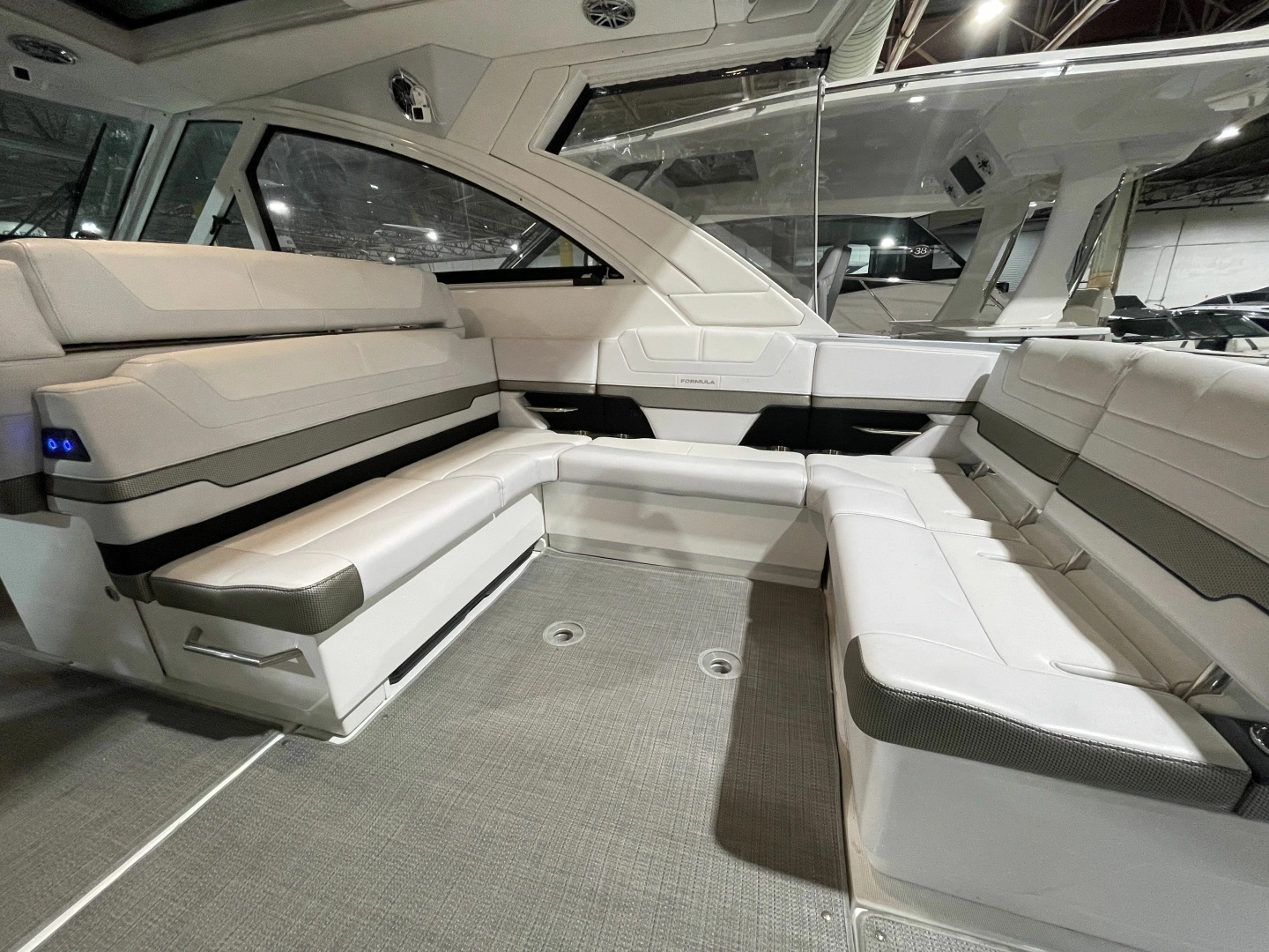 Formula 380 Super Sport Crossover I/O Yacht For Sale