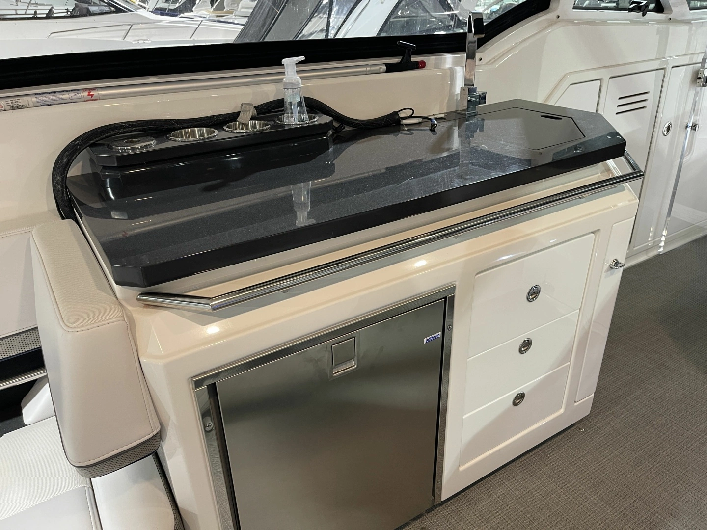 Formula 380 Super Sport Crossover I/O Yacht For Sale