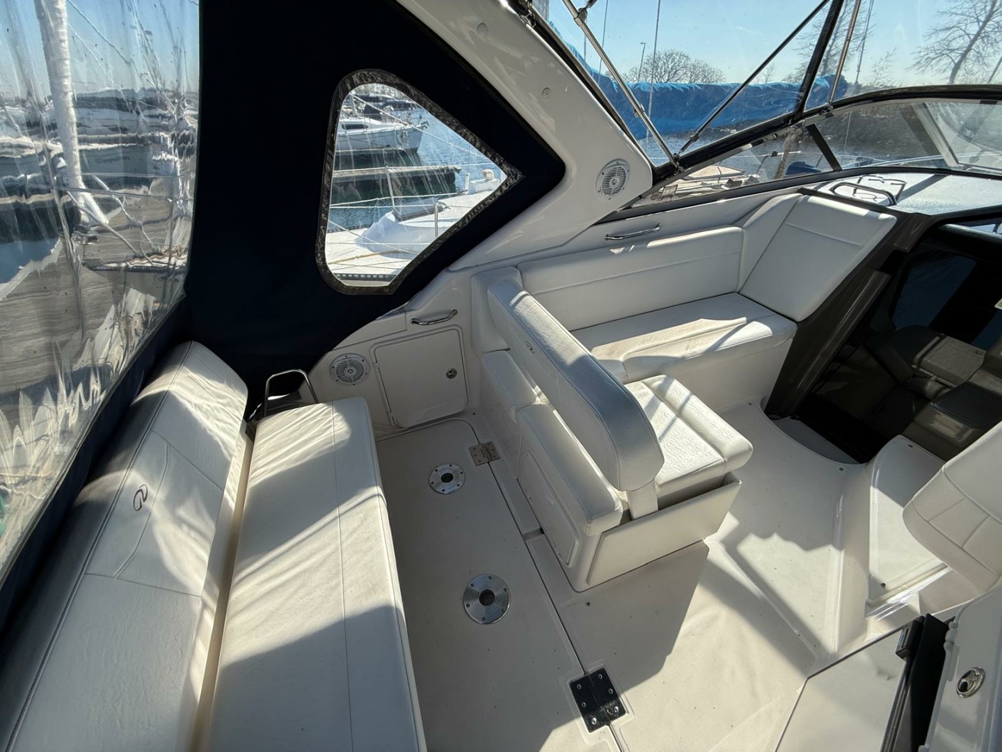 28ft Regal Yacht For Sale