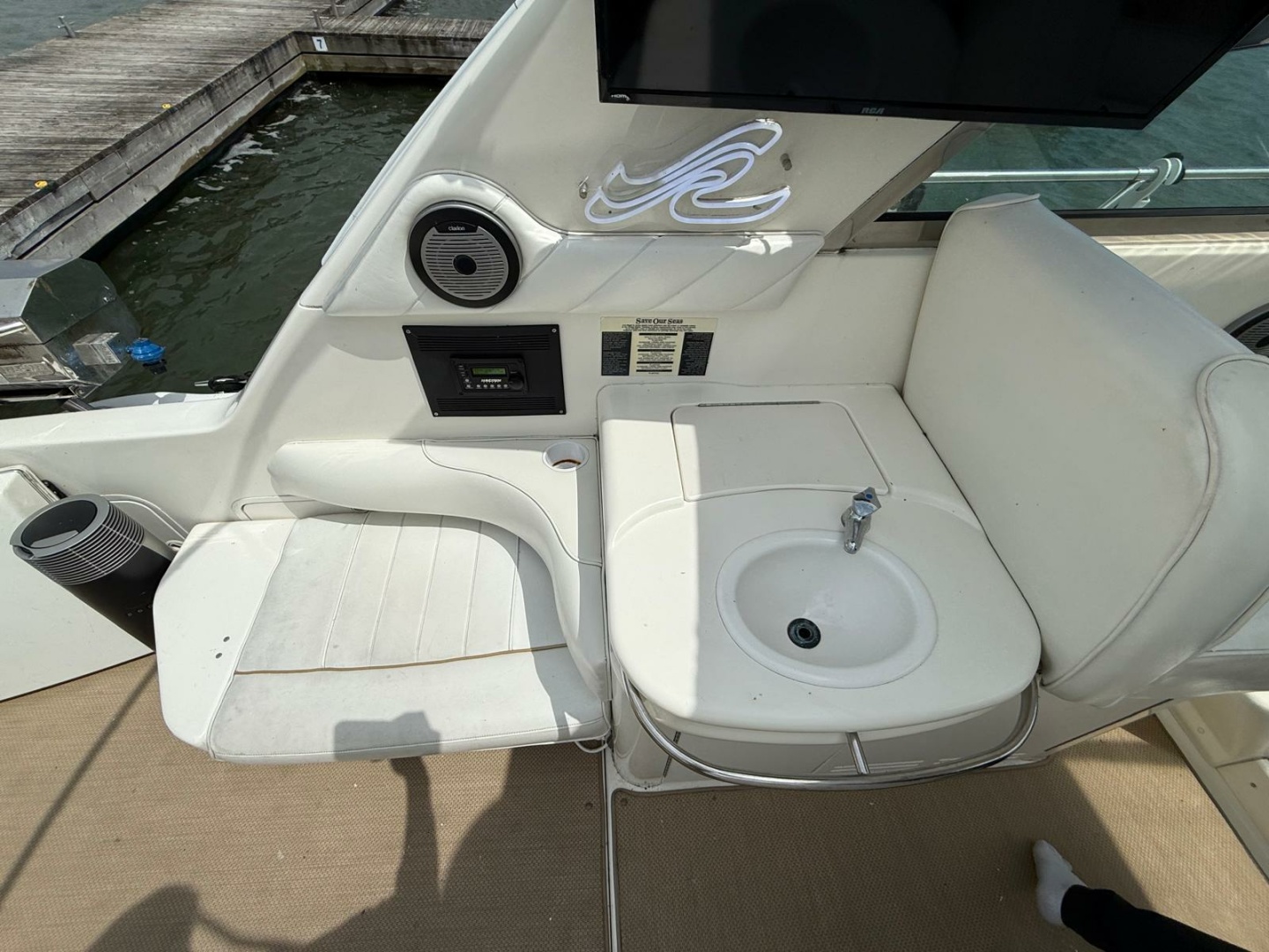 1996 Sea Ray 370 Sundancer 37