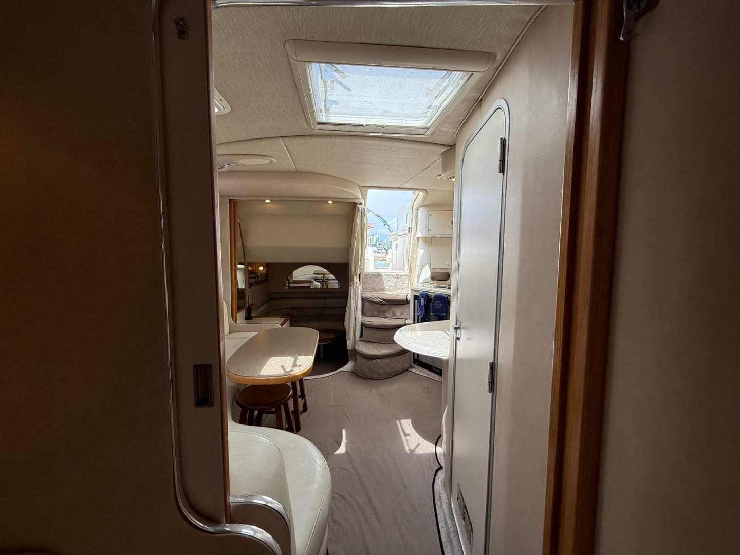 1996 Sea Ray 370 Sundancer 37