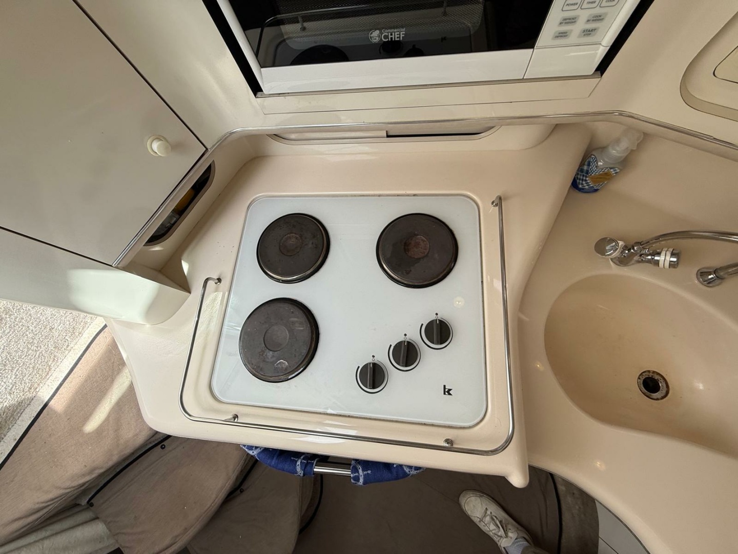 1996 Sea Ray 370 Sundancer 37