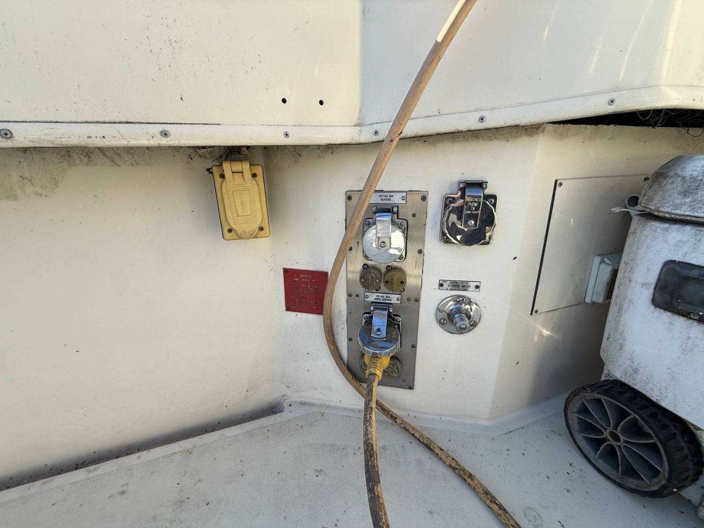 1984 Hatteras 36 Convertible 36