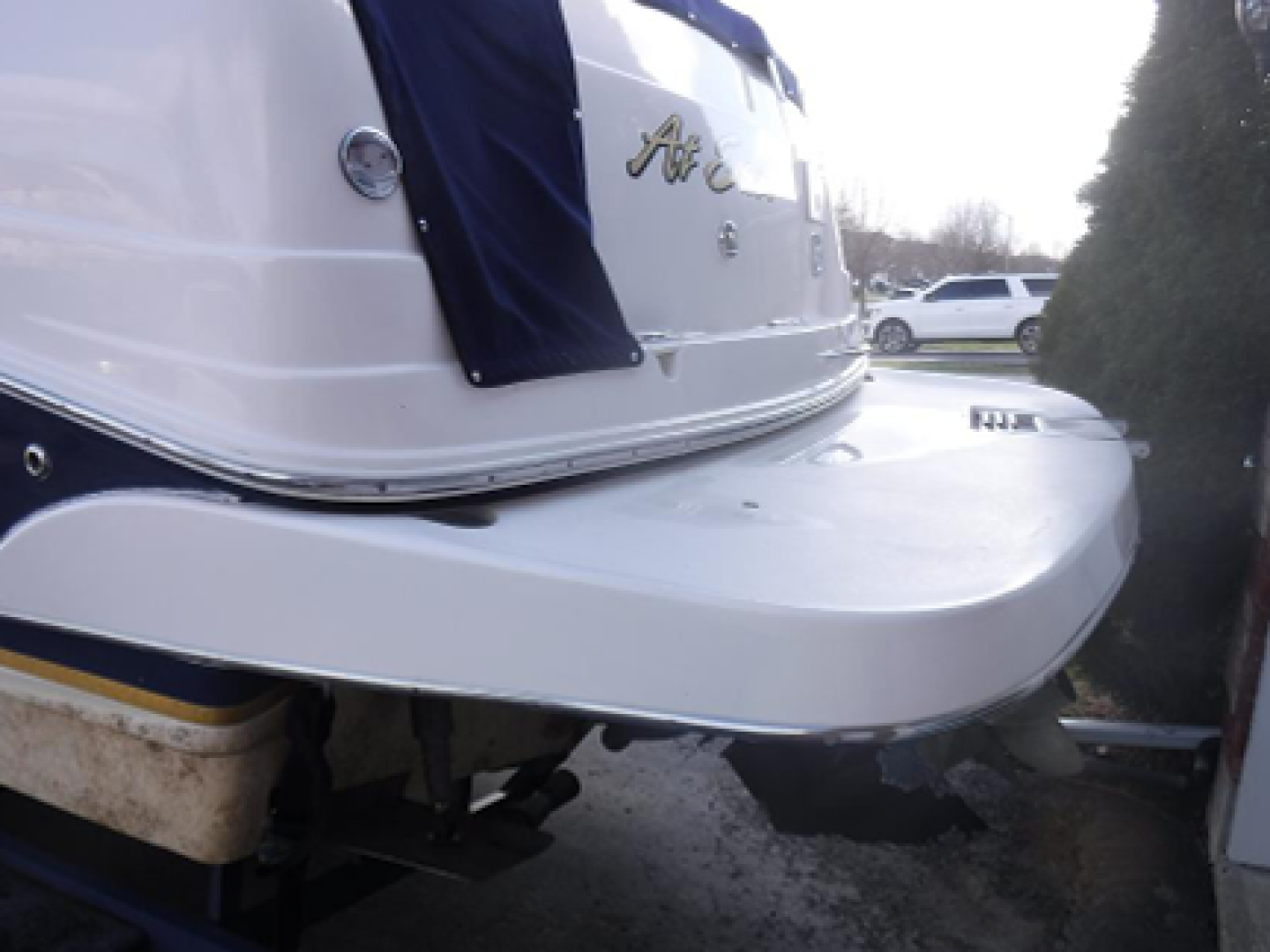 2004 Rinker 2500 Fiesta Vee