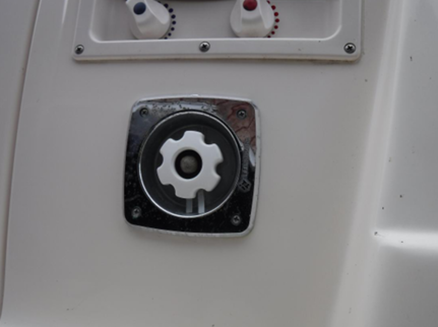 25ft Rinker Yacht For Sale