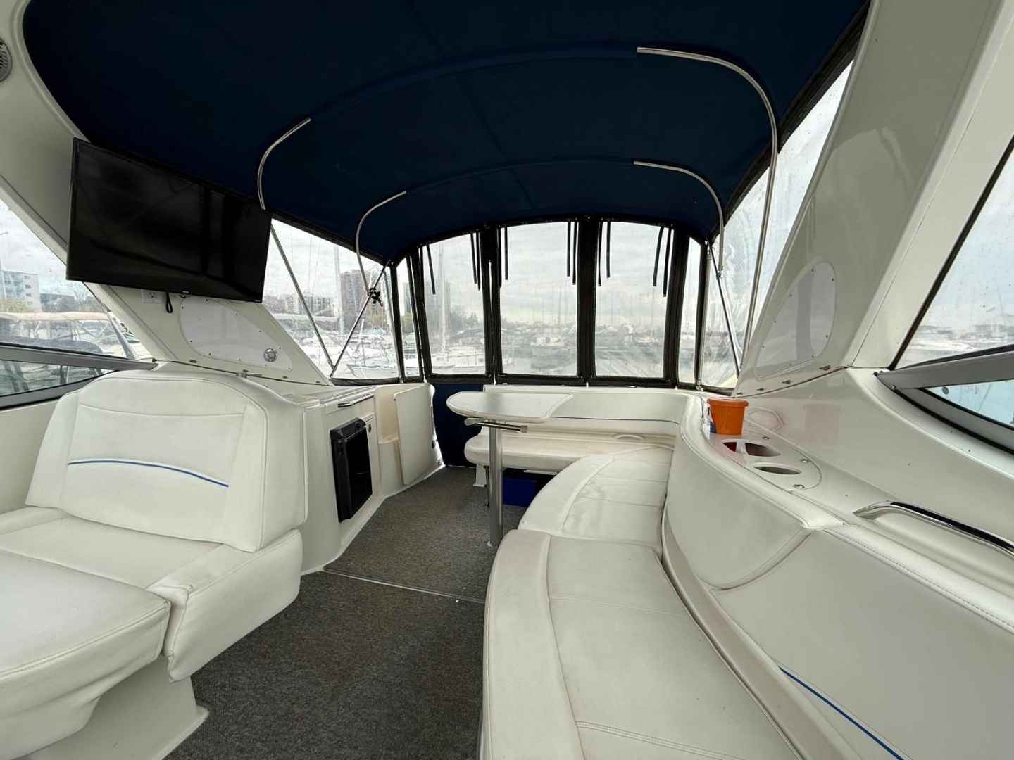 2008 Bayliner 320 Express Cruiser 32