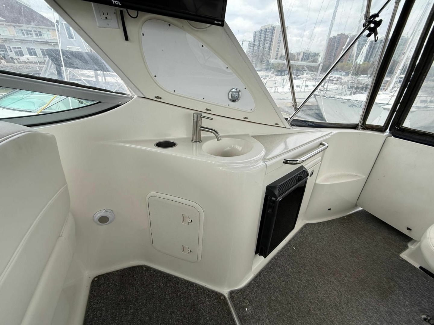 2008 Bayliner 320 Express Cruiser 32