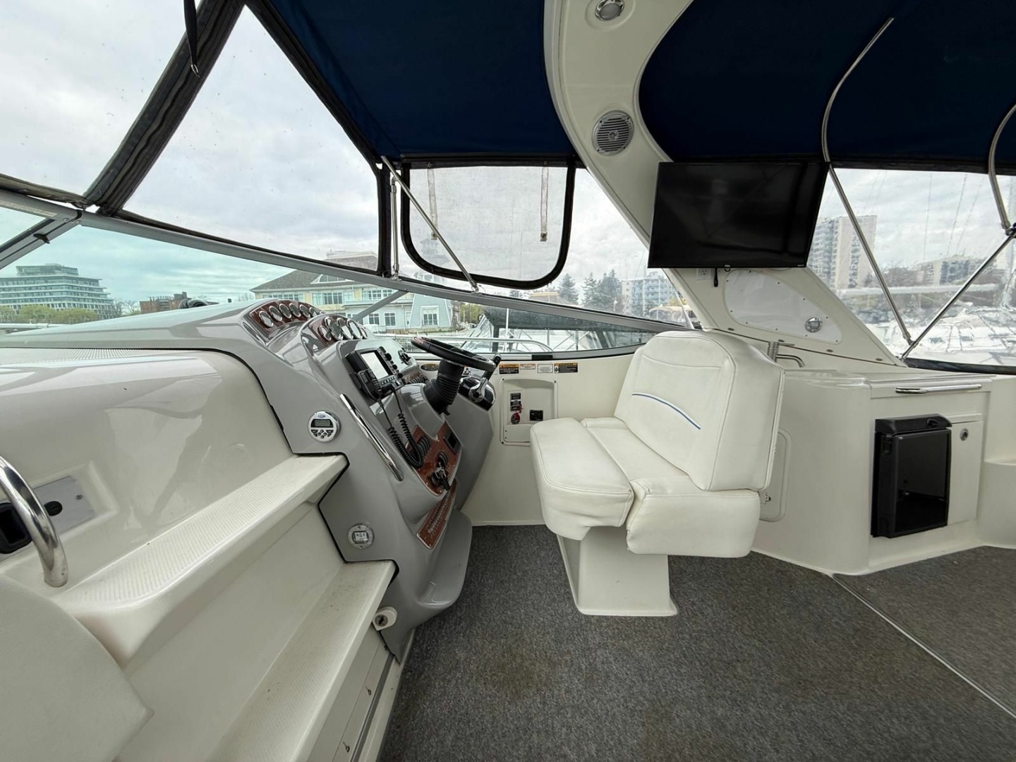32ft Bayliner Yacht For Sale