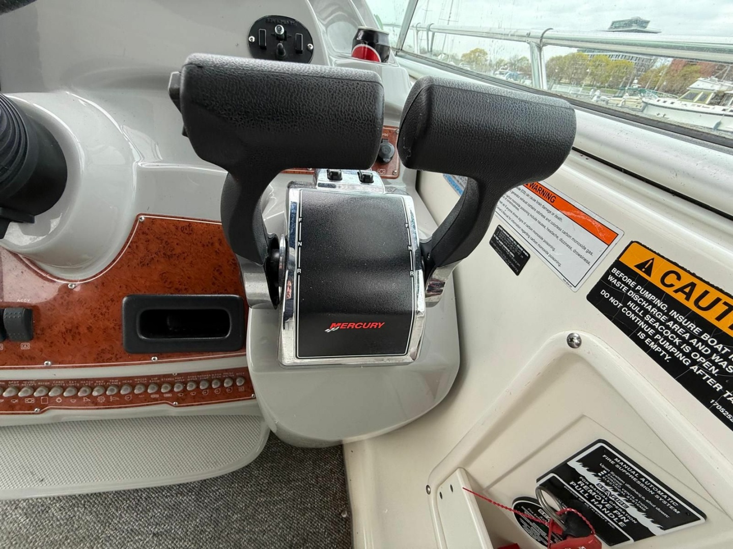 2008 Bayliner 320 Express Cruiser 32