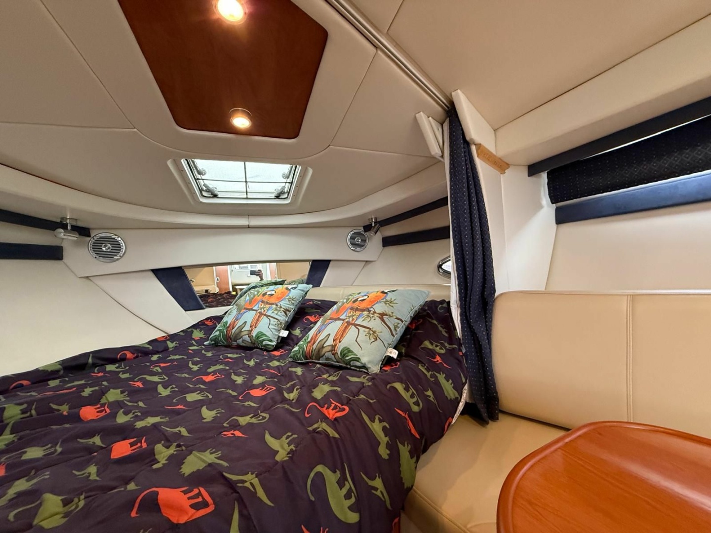 2008 Bayliner 320 Express Cruiser 32