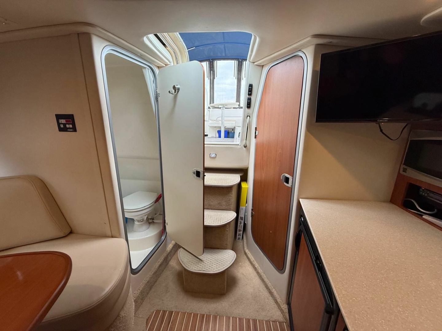 32ft Bayliner Yacht For Sale
