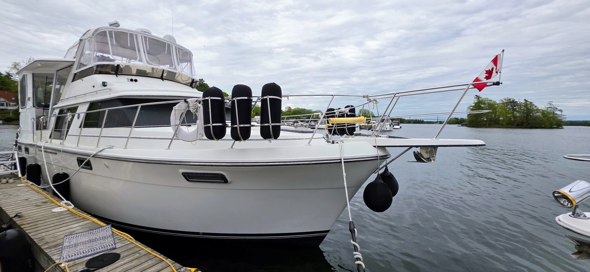 1987 Carver 4207 Aft Cabin, photo 1 of 30