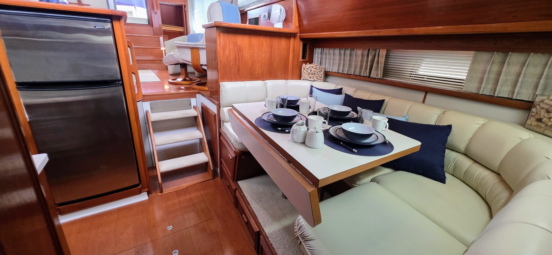 42ft Carver Yacht For Sale