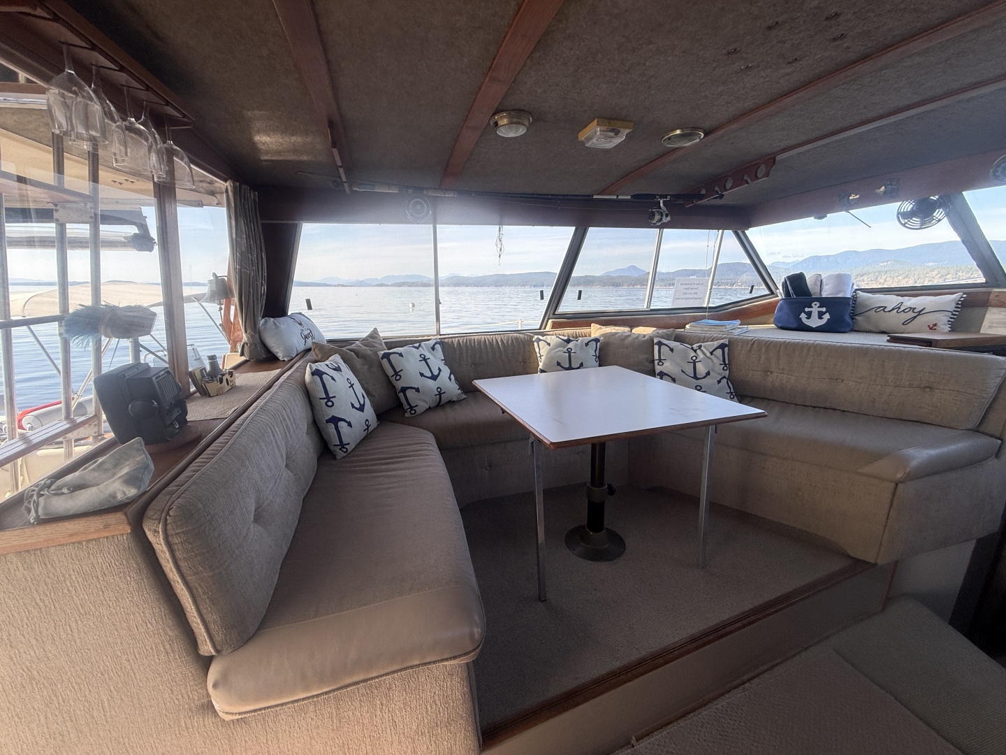 1985 Bayliner 3870 Motoryacht 38