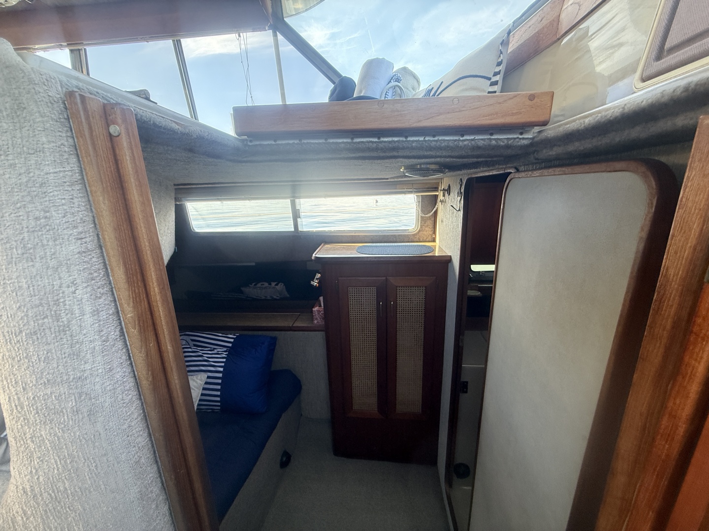 1985 Bayliner 3870 Motoryacht 38