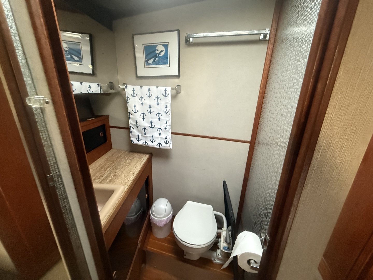 1985 Bayliner 3870 Motoryacht 38