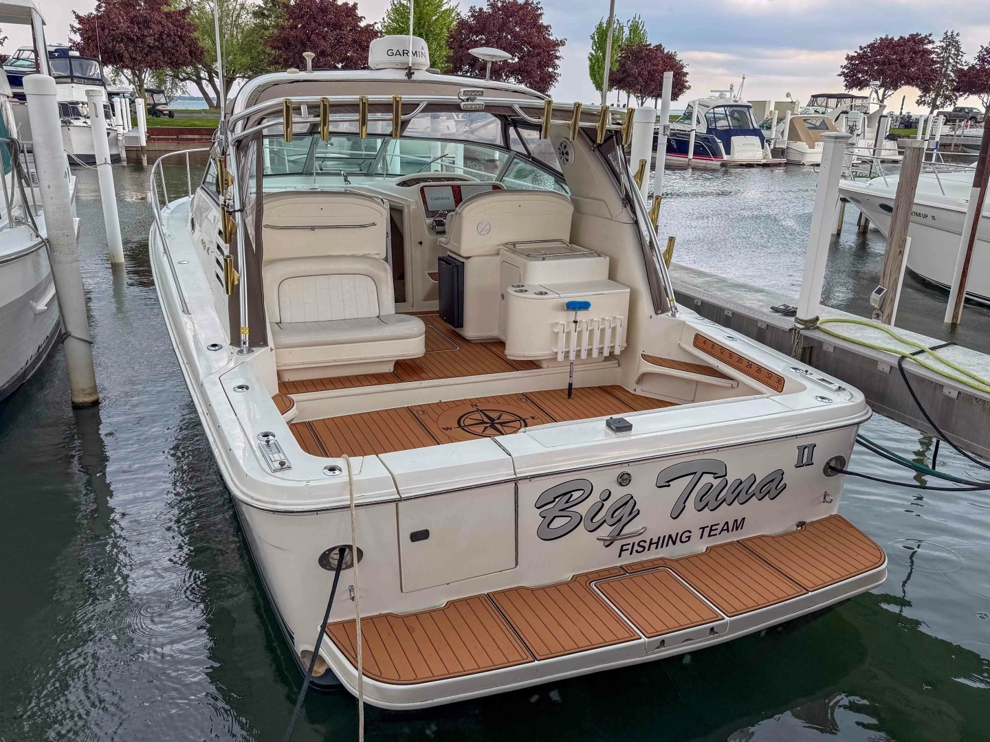 1997 Sea Ray 330 Express Cruiser, photo 1 of 24