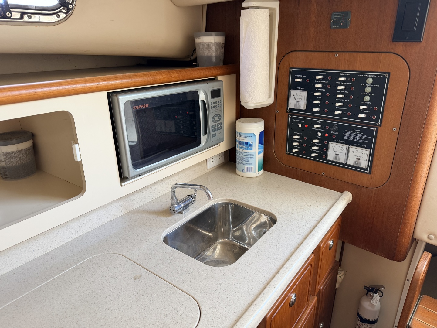 2006 Pursuit 3070
