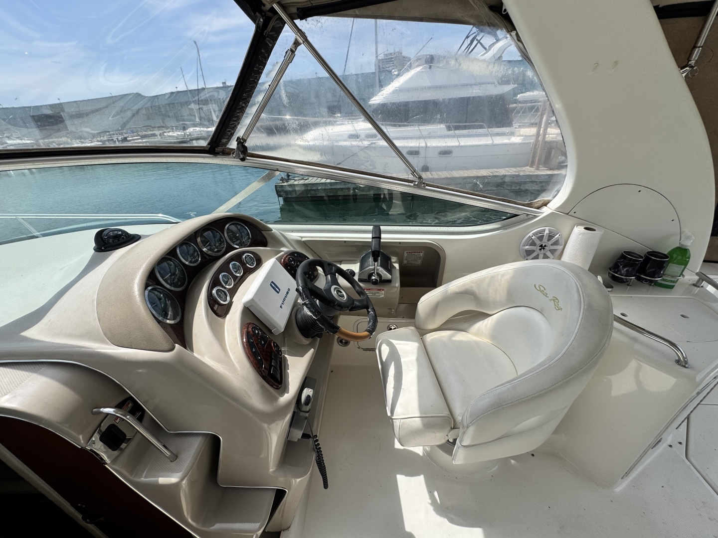 28ft Sea Ray Yacht For Sale