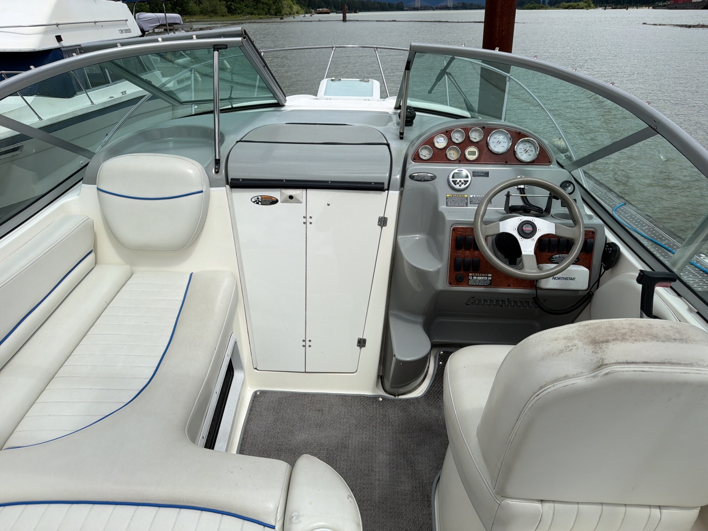 2007 Bayliner 245