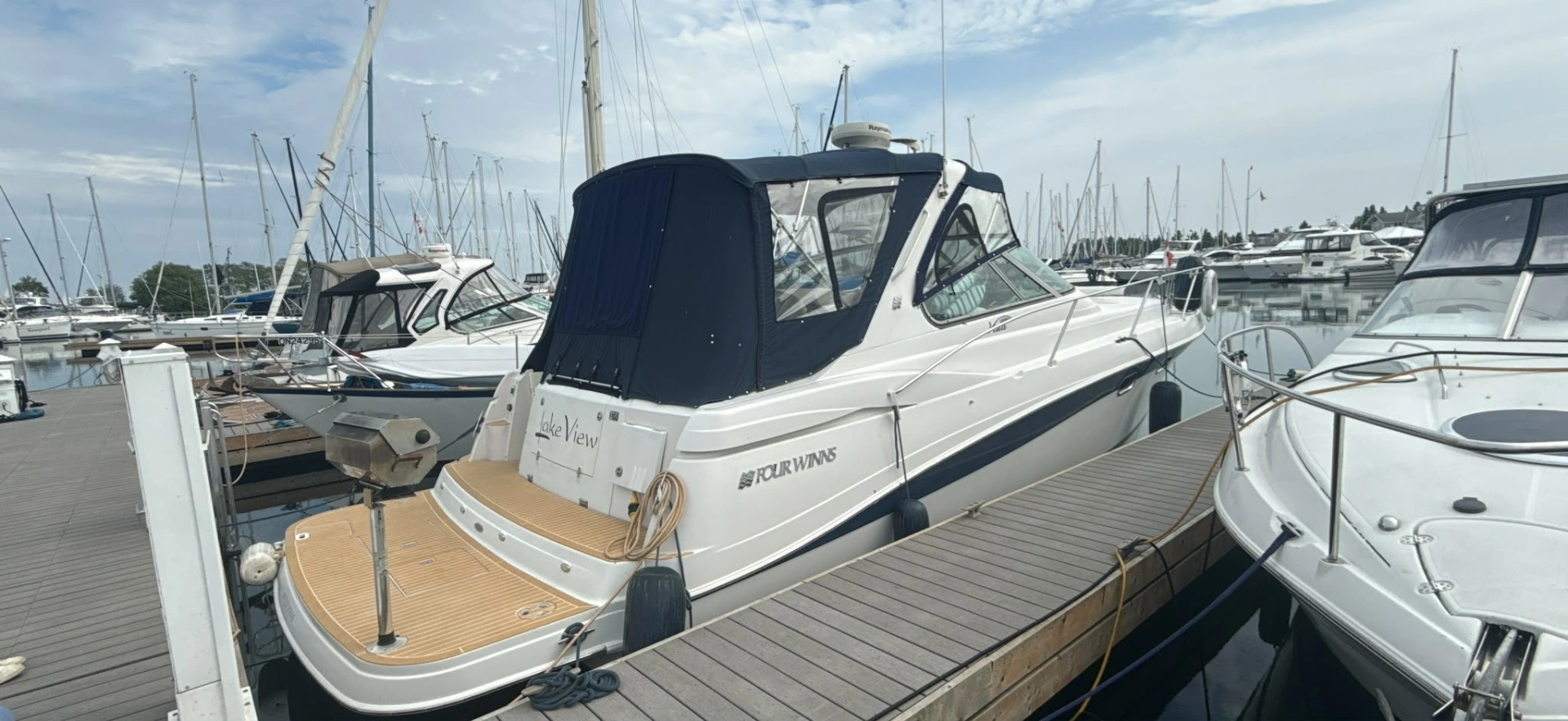 2005 Four Winns 378 Vista, photo 1 of 30