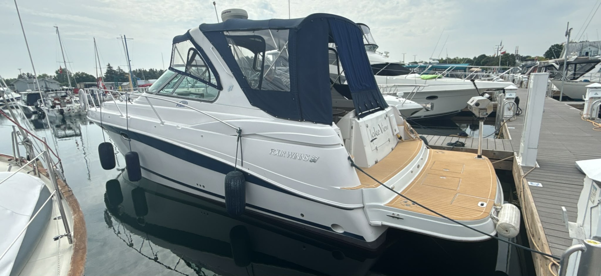 2005 Four Winns 378 Vista